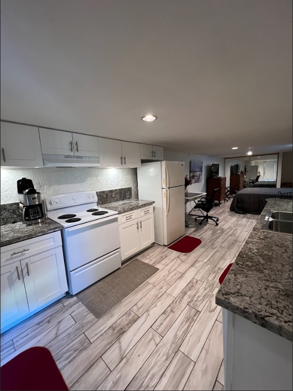Building Photo - 2387 Mount Olympus Dr