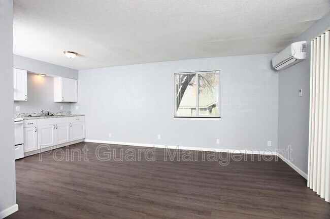 Building Photo - 928 Carter