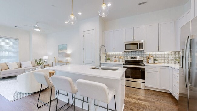 Foto del edificio - Sleek 3BR Stunner Near Historic Downtown Franklin