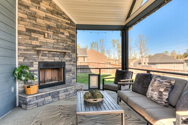 Foto del edificio - Two Story home in Quaker Knoll! Ready now !