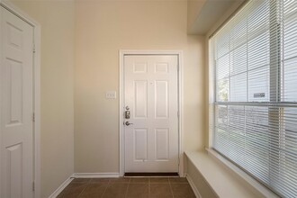 Building Photo - 14330 Fairbuff Ln