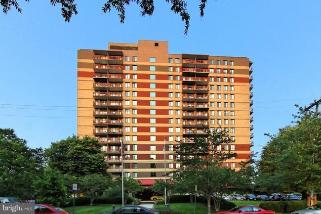 Building Photo - 801 N Pitt St