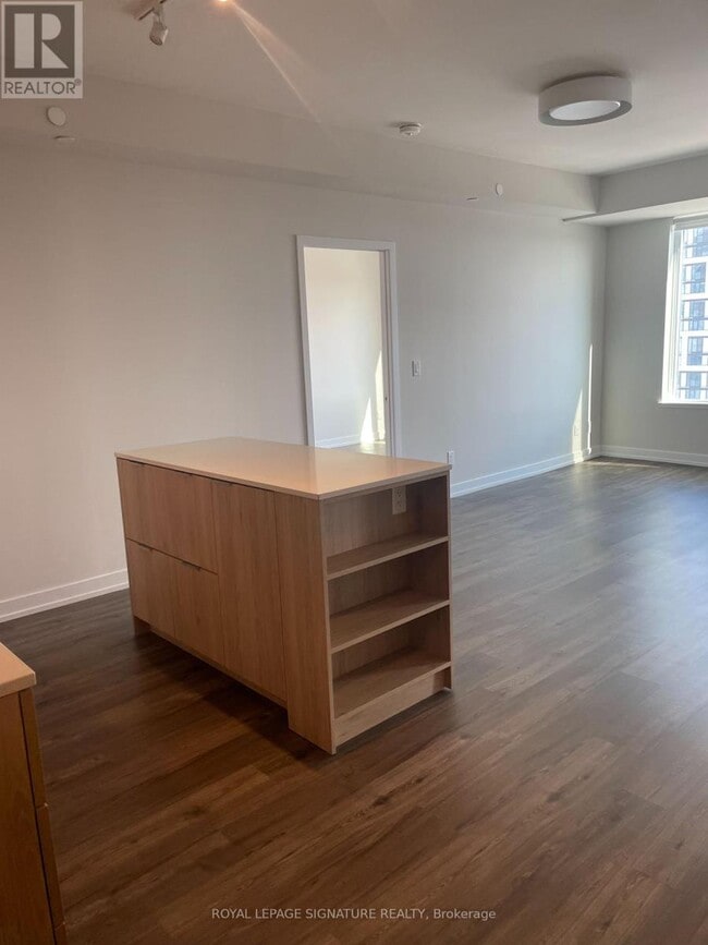 Building Photo - 25 Nicholas Ave