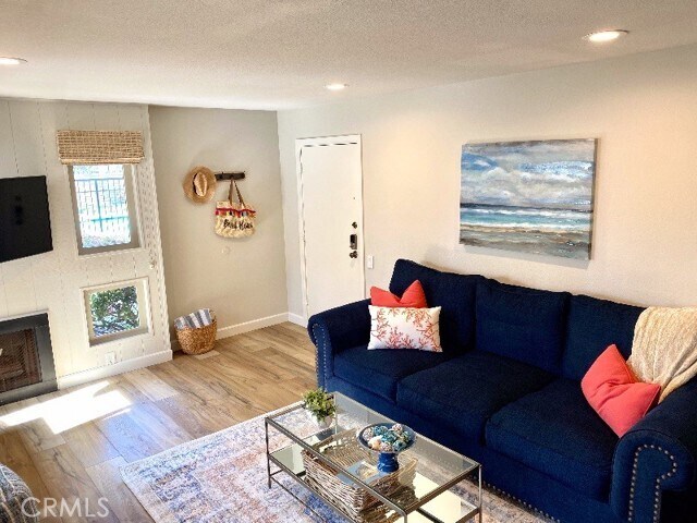 Foto del edificio - 16985 Bluewater Ln