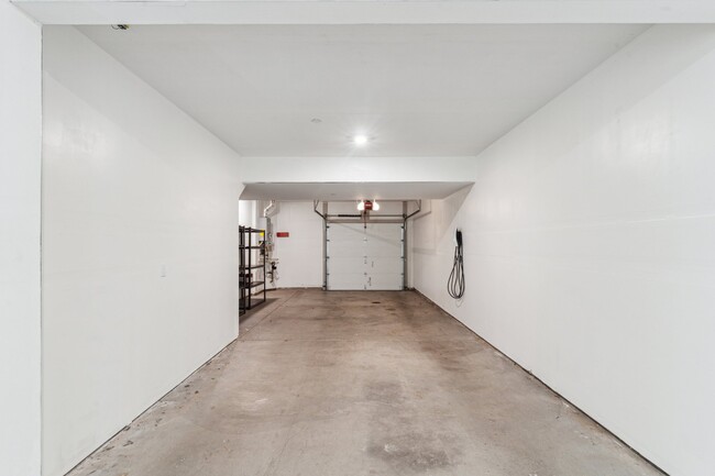Building Photo - 25250 Villager Ln