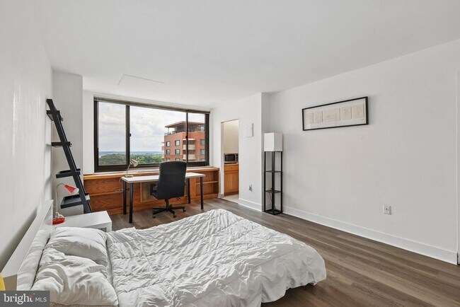Foto del edificio - 1021 Arlington Blvd