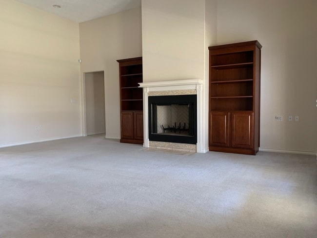 Building Photo - 164 Scottsdale Dr