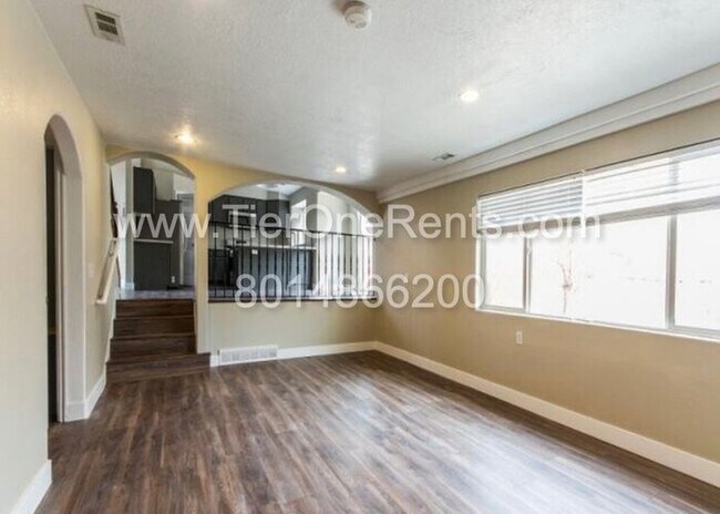 Foto del edificio - This property offers a NO DEPOSIT option a...