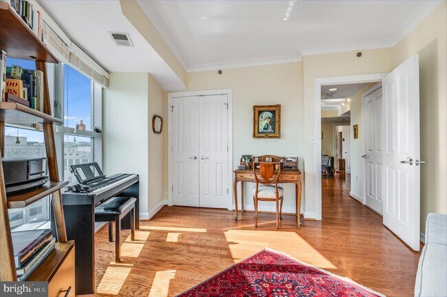 Foto del edificio - 777 7th St NW
