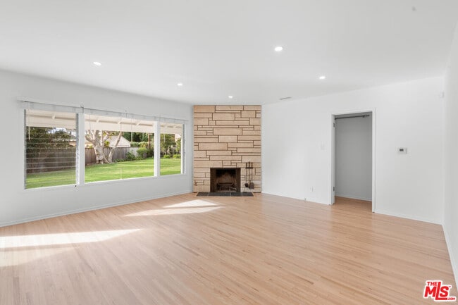 Building Photo - 11619 Francis Pl