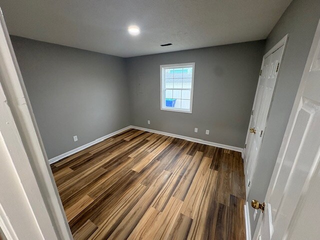 Foto del edificio - 2158 Highland Lick Rd