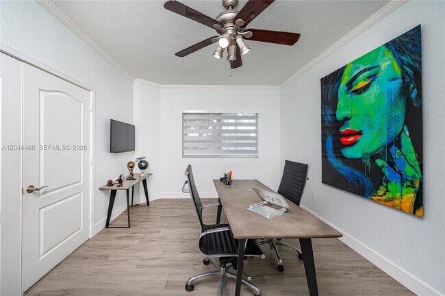 Foto del edificio - 10700 NW 66th St