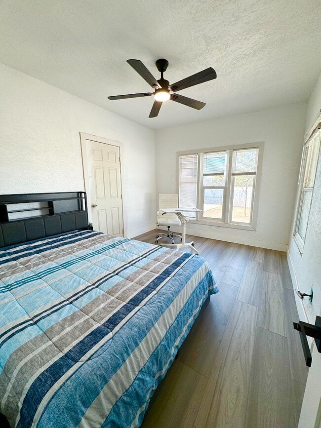 Photo - 1845 E Monroe St Apartment