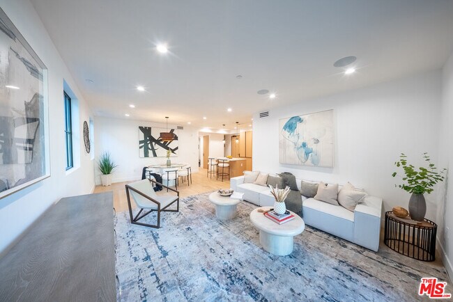 Building Photo - 10352 Riverside Dr