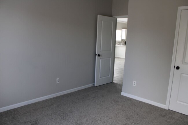 Foto del edificio - 2 bed, 2 bath townhome in Calera