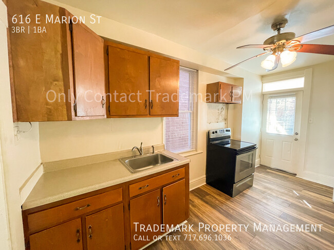 Building Photo - Beautiful 3 Bedroom Town Home
