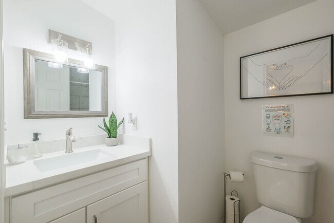 Foto del edificio - 6705 Lodge St