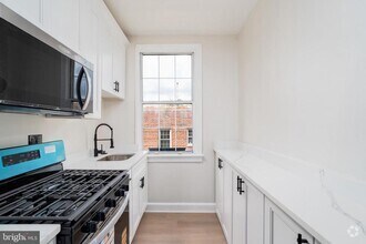Building Photo - 1404 Tuckerman St NW