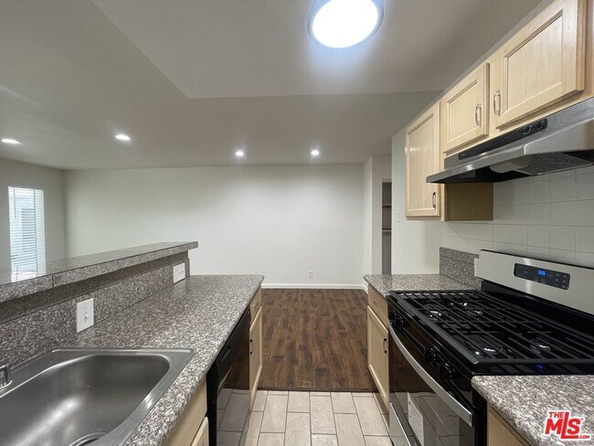 Foto del edificio - 1531 N Detroit St