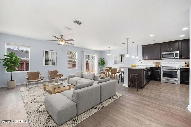 Foto del edificio - 4118 Spring Park Cir