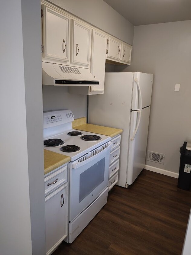 Primary Photo - 224 Oxford Pl