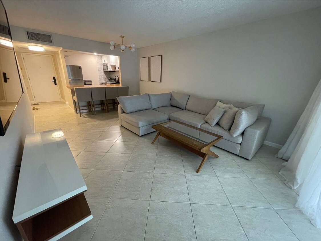 Foto principal - 2000 Atlantic Shores Blvd