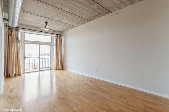 Building Photo - 647 Metropolitan Way