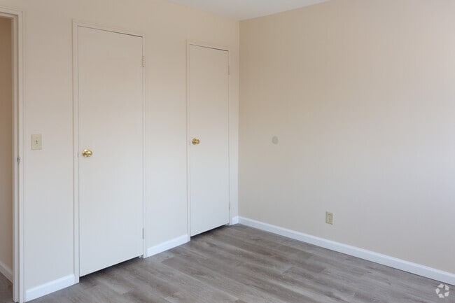 Bedroom - Park Lake Village