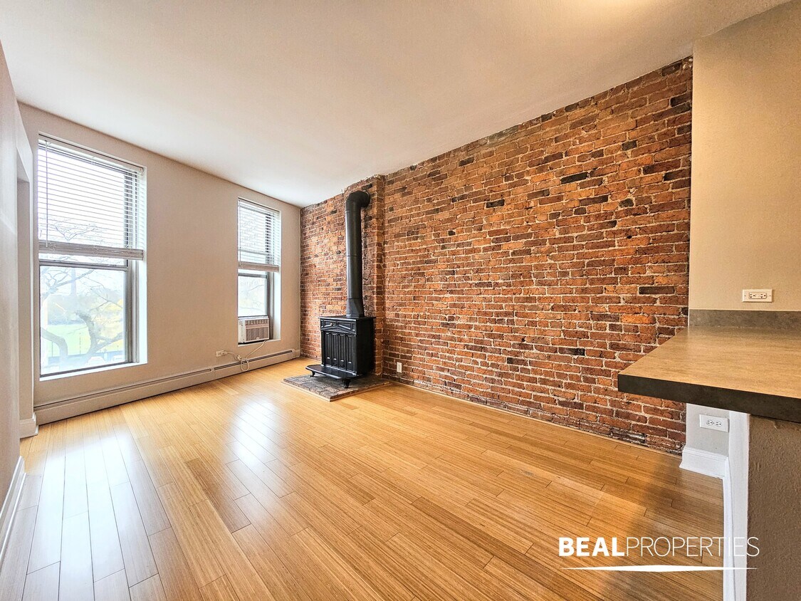 Foto principal - 2208 N Clark St