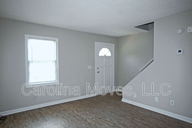Building Photo - 83 Pine Creek Ct Ext