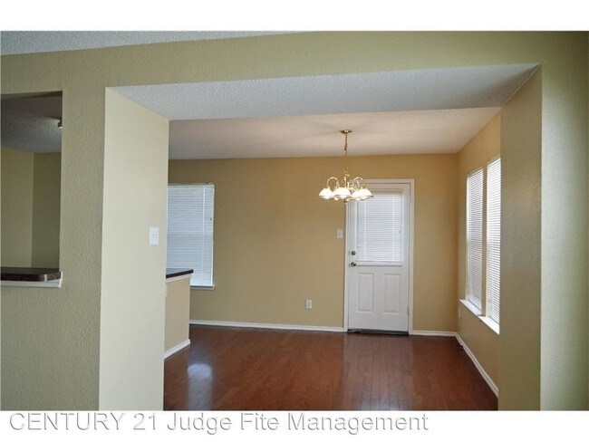 Building Photo - 9103 Prairie Bluff Dr