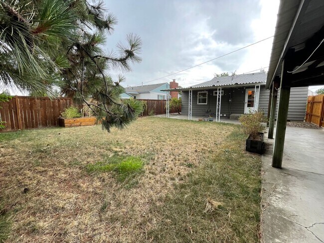 Building Photo - 4 Bedroom 2 Bathroom Home for Rent