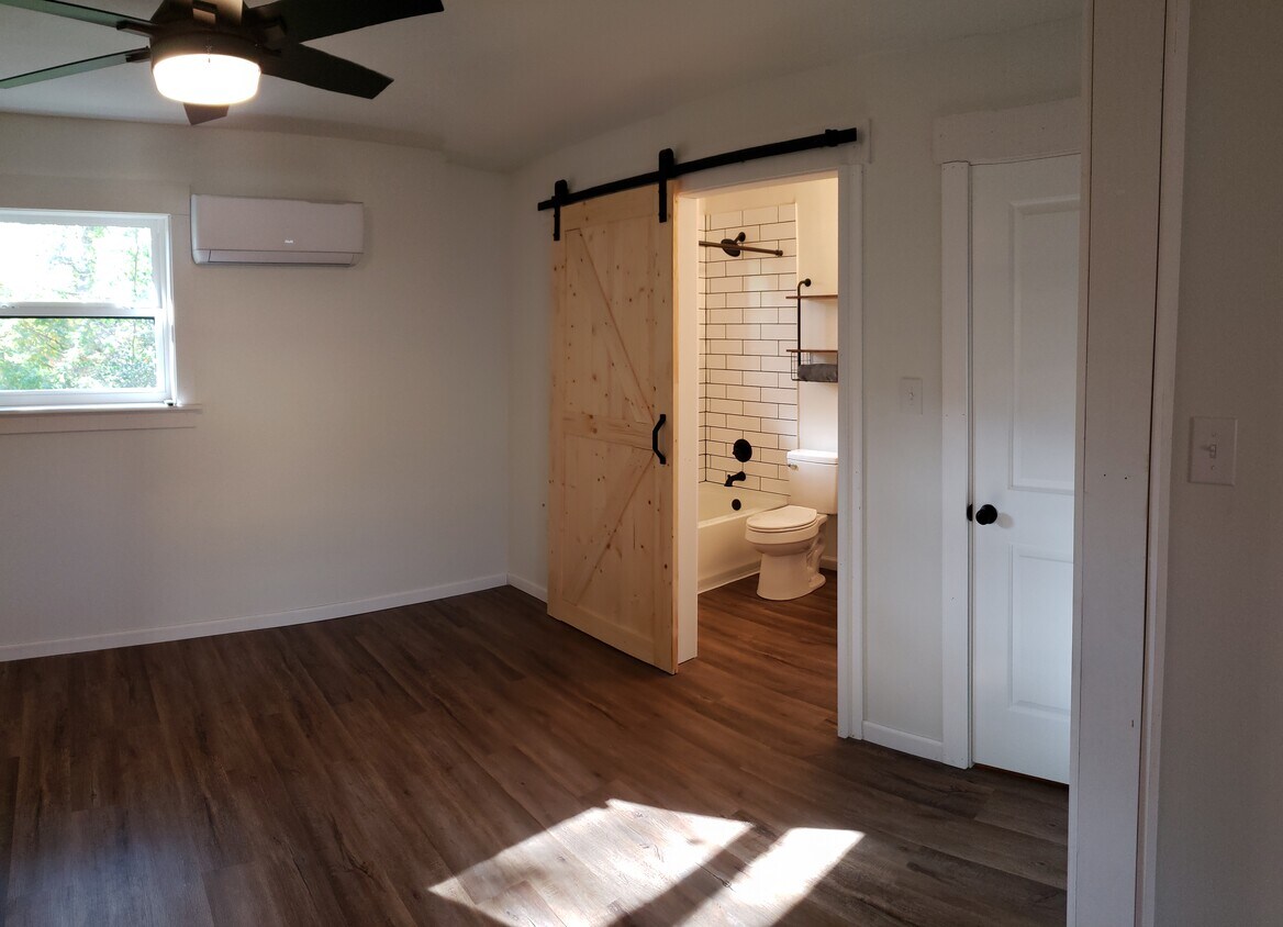 HomeTown Studios Apartments in Nacogdoches, TX