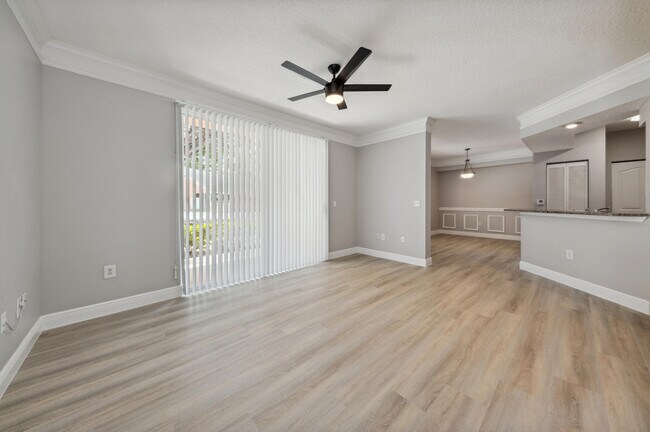 Foto del edificio - 2022 Alta Meadows Ln
