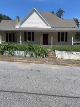 Building Photo - 115 White Oak St