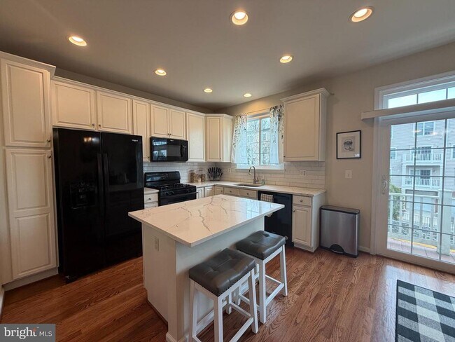 Foto del edificio - 4587 Derring Ln