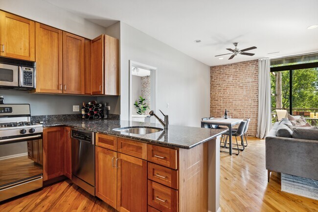 Building Photo - 2225 W Wabansia Ave