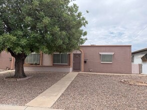 Building Photo - 11214 W Nevada Ave