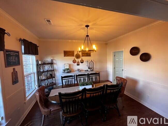 Building Photo - 714 N 28th St