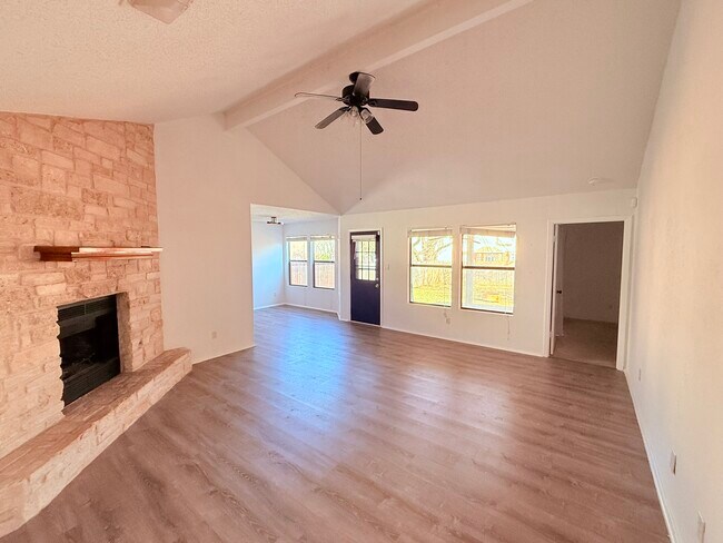 Foto del edificio - 914 Dover Pass