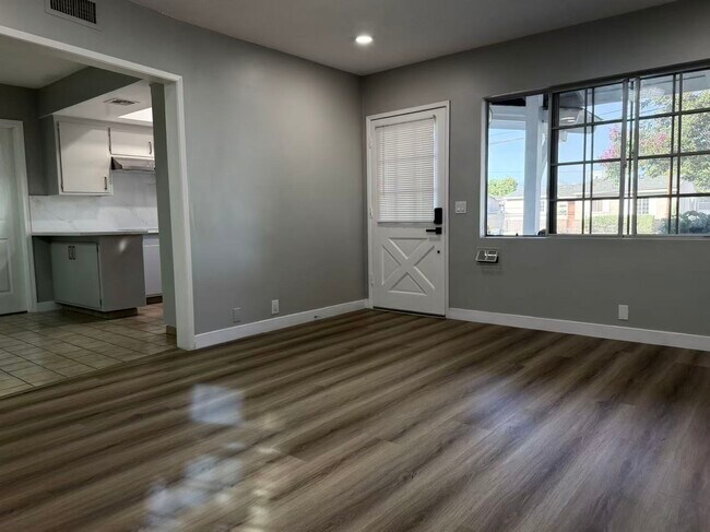 Building Photo - 5149 Arden Dr