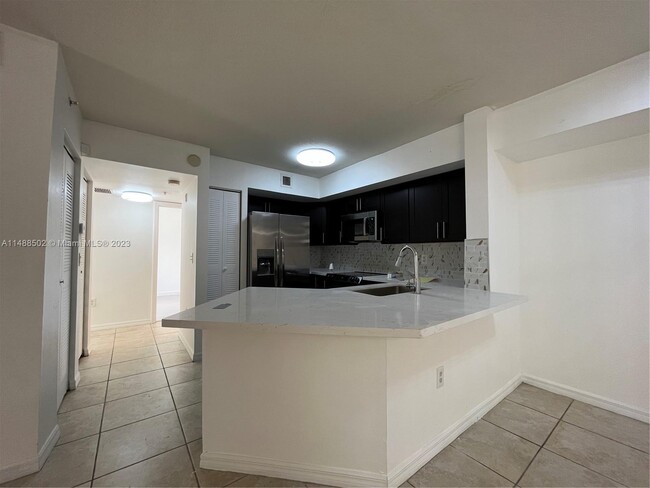 Foto del edificio - 17602 NW 25th Ave