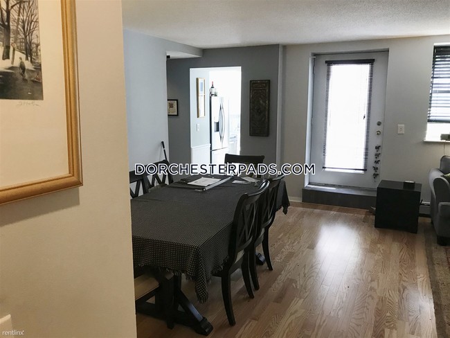 Foto del edificio - 141 Savin Hill Ave