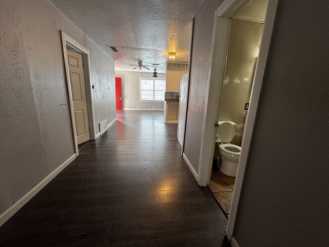 Foto del edificio - 719 Small St