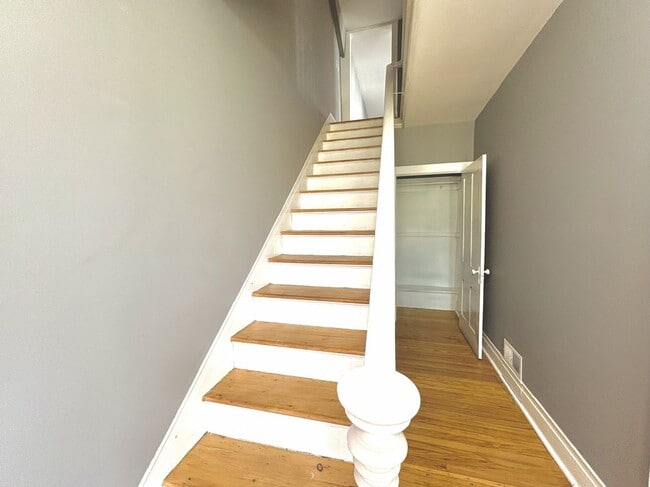 Building Photo - 707 Church St