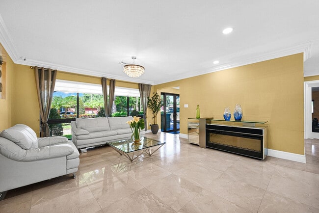 Foto del edificio - 836 Orchid Dr