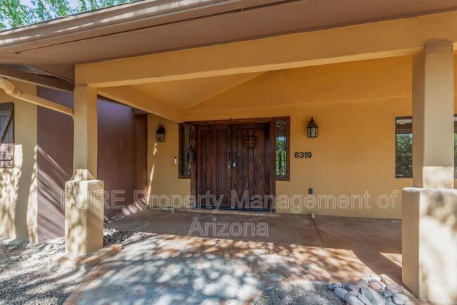 Building Photo - 6319 N Mockingbird Ln