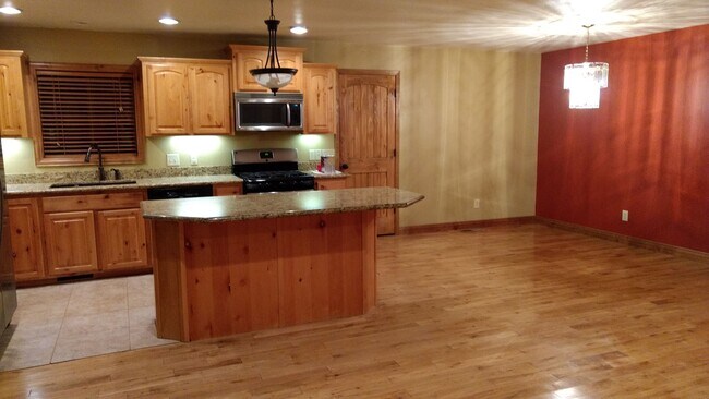 Foto del edificio - 1782 Larson Rd