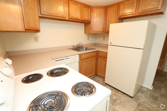 2BR, 1BA - 860 SF - Kitchen - Pebble Creek