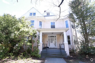 Building Photo - 212 N 7th St